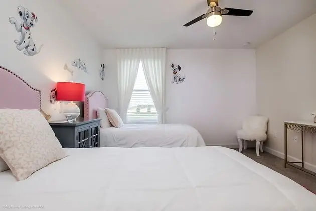 Villa (8915SD  8 Bedroom Resort Villa With G)