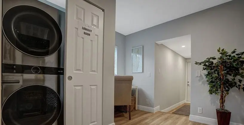 Ev