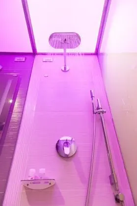 Comfort Tek Büyük veya İki Ayrı Yataklı Oda