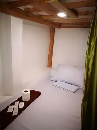 Ortak Ranzalı Oda (Semi Private Curtained Capsule)