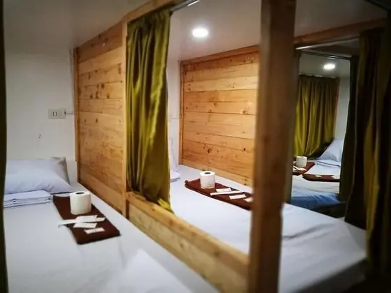 Ortak Ranzalı Oda (Semi Private Curtained Capsule)