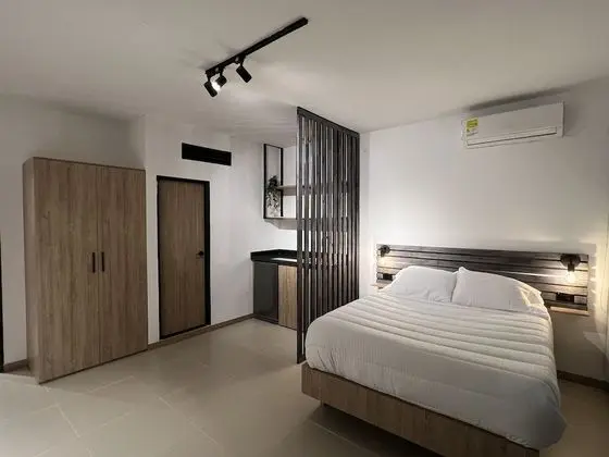 Premium Tek Büyük Yataklı Oda