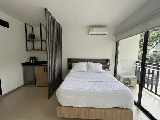 Premium Tek Büyük Yataklı Oda