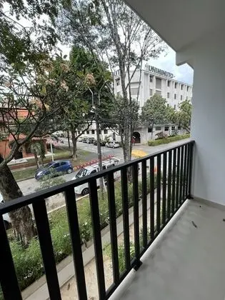 Premium Tek Büyük Yataklı Oda