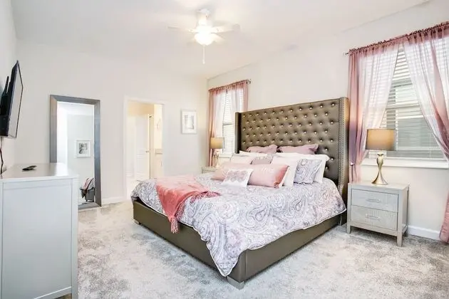 Villa (8816CRUDEN)