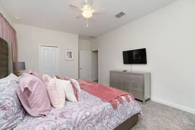 Villa (8816CRUDEN)