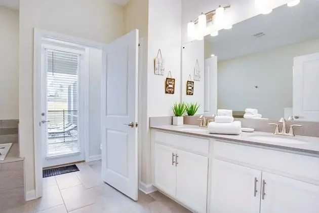 Villa (8816CRUDEN)