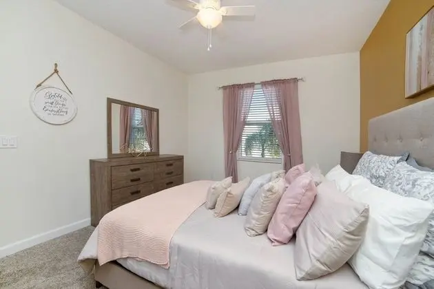 Villa (8816CRUDEN)