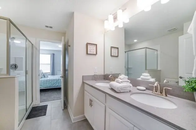 Villa (8816CRUDEN)