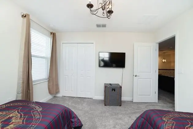 Villa (8816CRUDEN)
