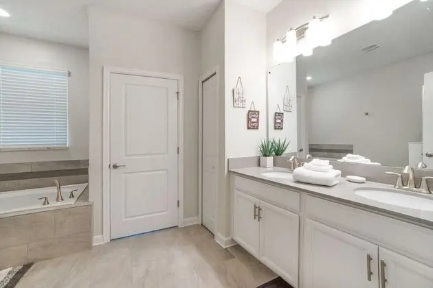 Villa (8816CRUDEN)