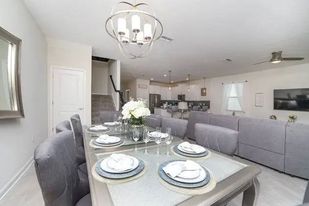 Villa (8816CRUDEN)