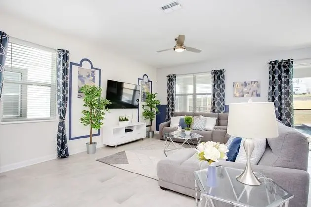 Villa (8816CRUDEN)
