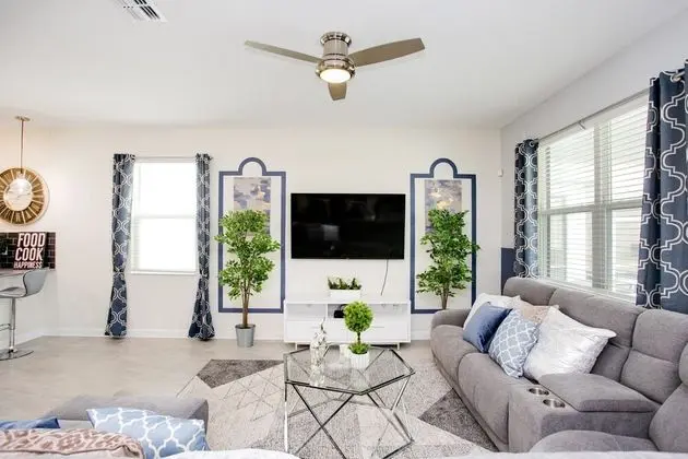 Villa (8816CRUDEN)