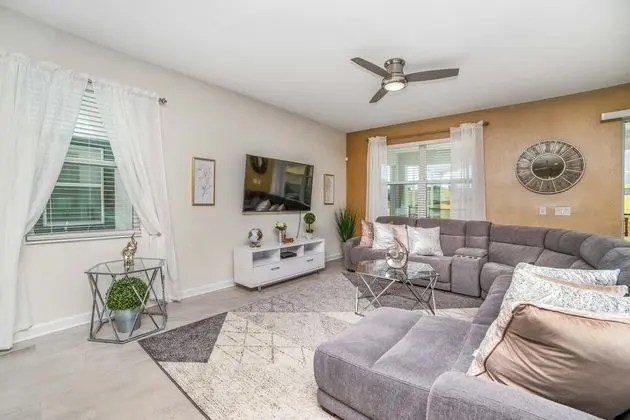 Villa (8816CRUDEN)