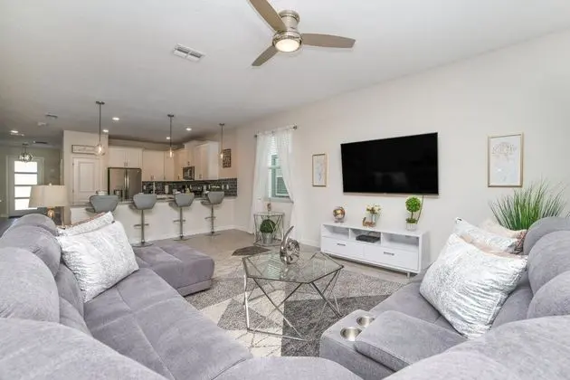 Villa (8816CRUDEN)