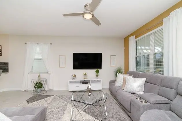 Villa (8816CRUDEN)