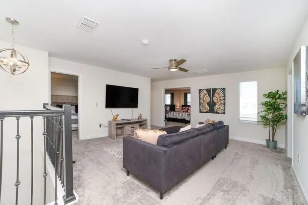 Villa (8816CRUDEN)