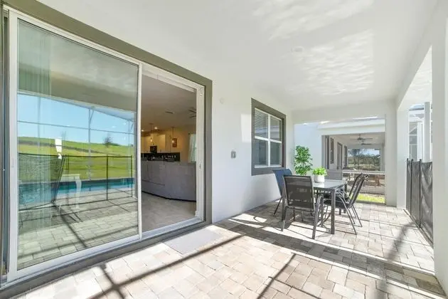 Villa (8816CRUDEN)