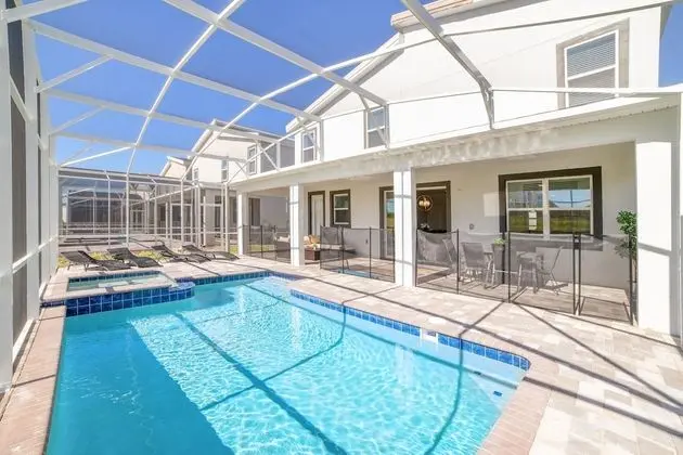 Villa (8816CRUDEN)