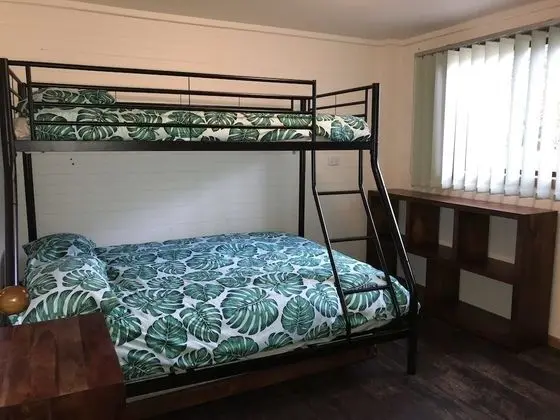 Ev, 5 Yatak Odası (2 Tri-bunk, 2 Queen, 2 Single Trundle)