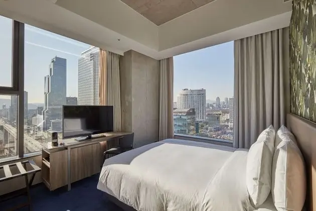 Deluxe Corner Double Room, 1 King Bed