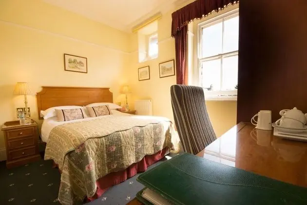 Tek Büyük Yataklı Oda, Küvet, Zemin Kat