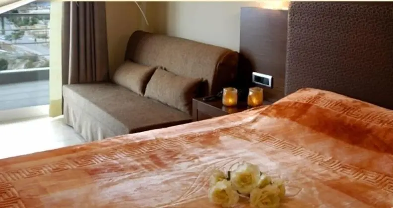 Tek Büyük veya İki Ayrı Yataklı Oda