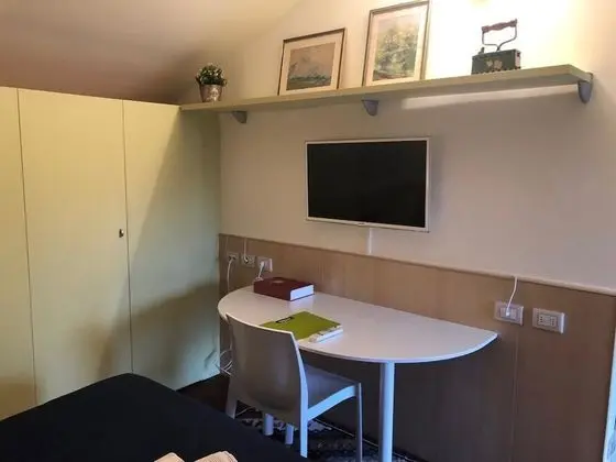 Deluxe Tek Büyük Yataklı Oda, Balkon, Avlu Manzaralı