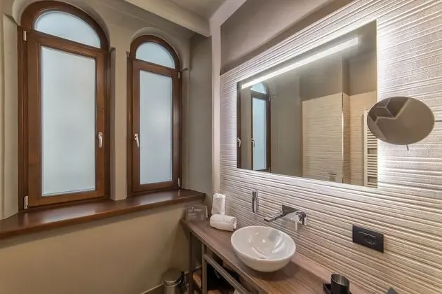 Tek Büyük veya İki Ayrı Yataklı Oda, Özel Banyo