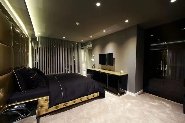 Luxury King Room