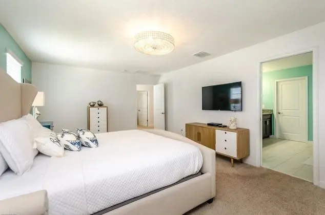 Villa (9037HS 6 Bedroom 5 Bathroom Champions)