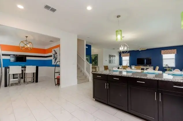 Villa (9037HS 6 Bedroom 5 Bathroom Champions)