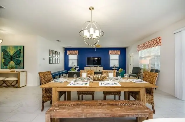 Villa (9037HS 6 Bedroom 5 Bathroom Champions)