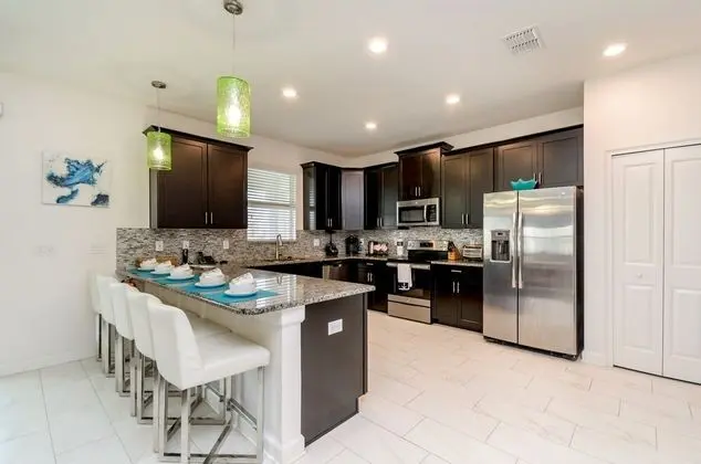 Villa (9037HS 6 Bedroom 5 Bathroom Champions)