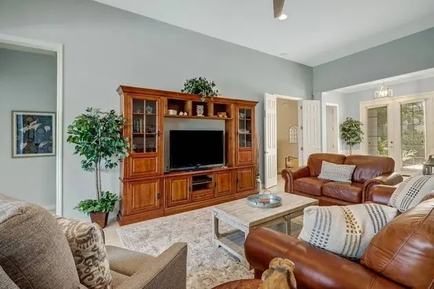 Ev (9073 Prosperity Way)