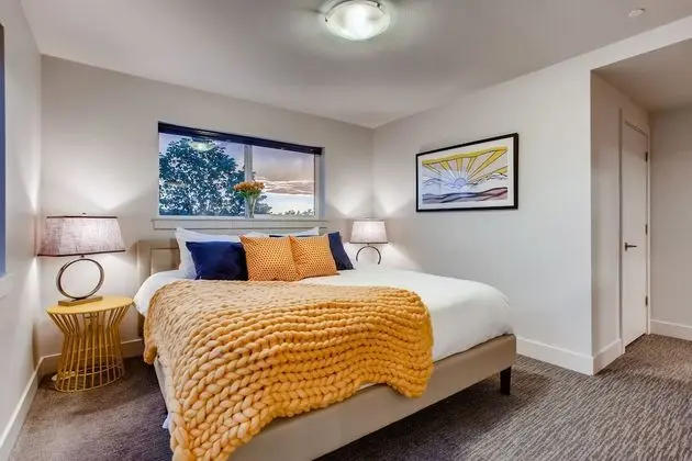 Ev, Birden Çok Yatak, Veranda, Bahçe Manzaralı (908 Jerome St. (Unit 1)*)