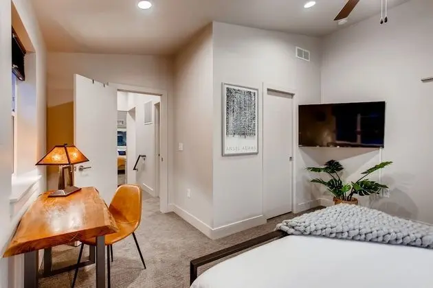 Ev, Birden Çok Yatak, Veranda, Bahçe Manzaralı (908 Jerome St. (Unit 1)*)