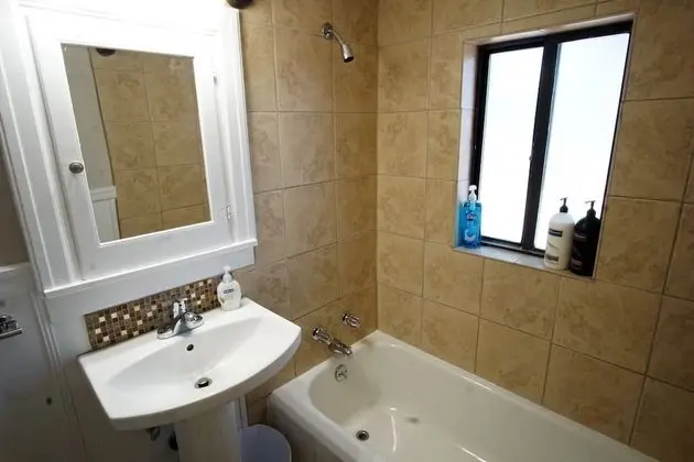 Apart Daire, Birden Çok Yatak, Mutfak, Bahçe Manzaralı (915 23rd St - Upper)