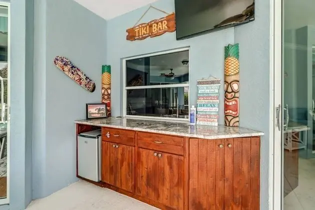 Ev (9151 Kings Cove Ct)