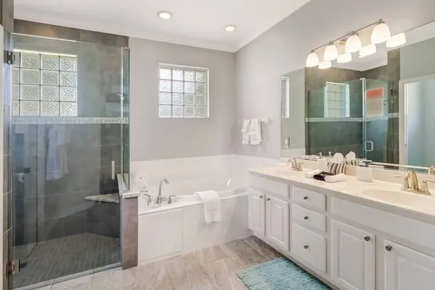 Ev (9151 Kings Cove Ct)