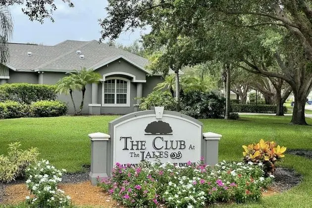 Ev (9151 Kings Cove Ct)