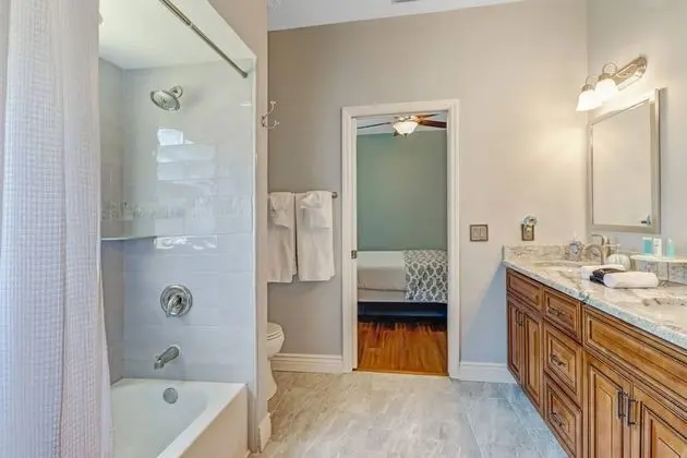Ev (9151 Kings Cove Ct)