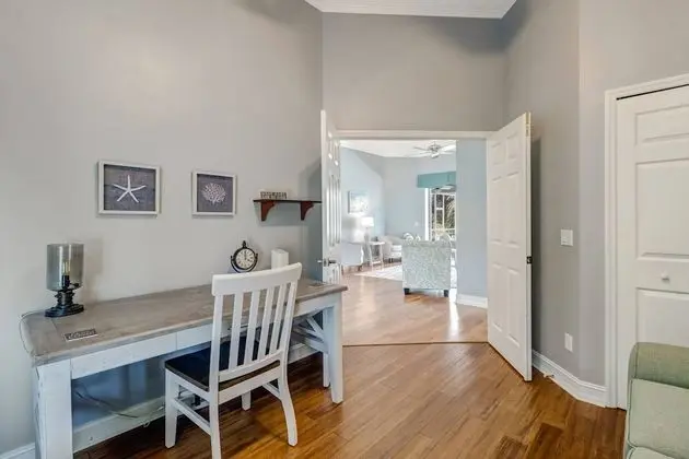 Ev (9151 Kings Cove Ct)