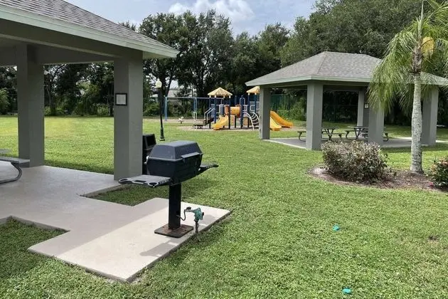 Ev (9151 Kings Cove Ct)