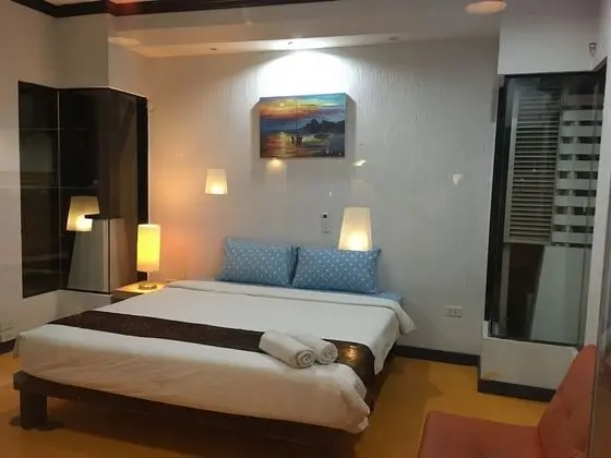 Superior Double Room with Shared Bathroom