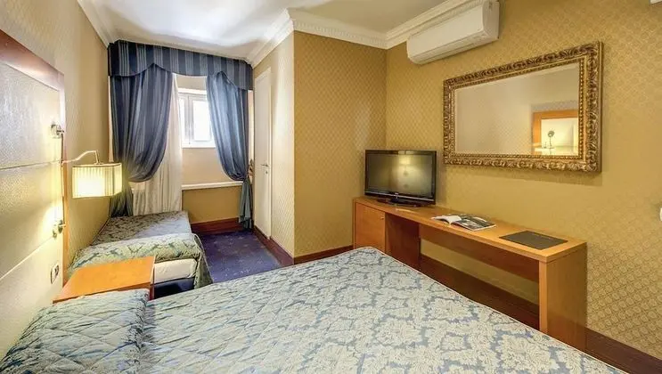 Standard Üç Kişilik Oda