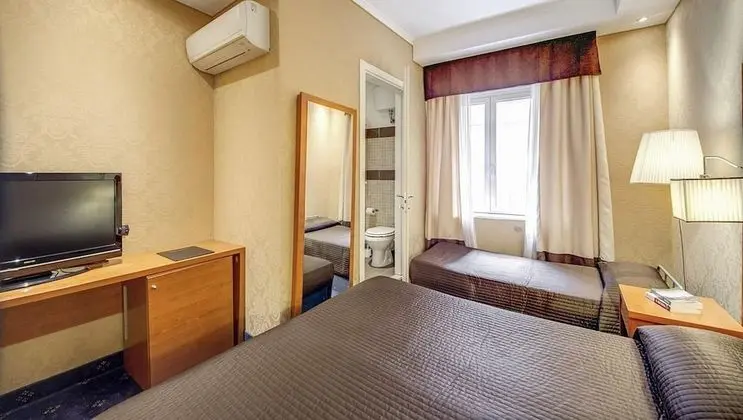 Standard Üç Kişilik Oda