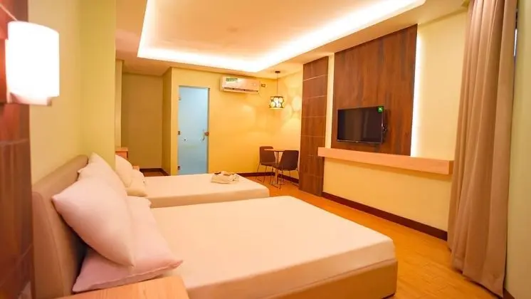 Family Room (No Window)