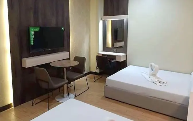 Family Room (No Window)